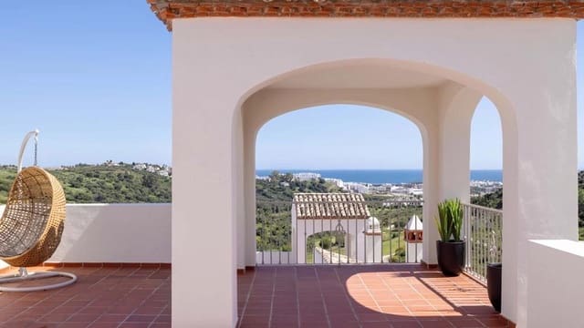 3 makuuhuone Huvila myytävänä paikassa Valle Romano Golf, Estepona mukana uima-altaan 
autotalli - 405 000 € (Ref: 9126484)