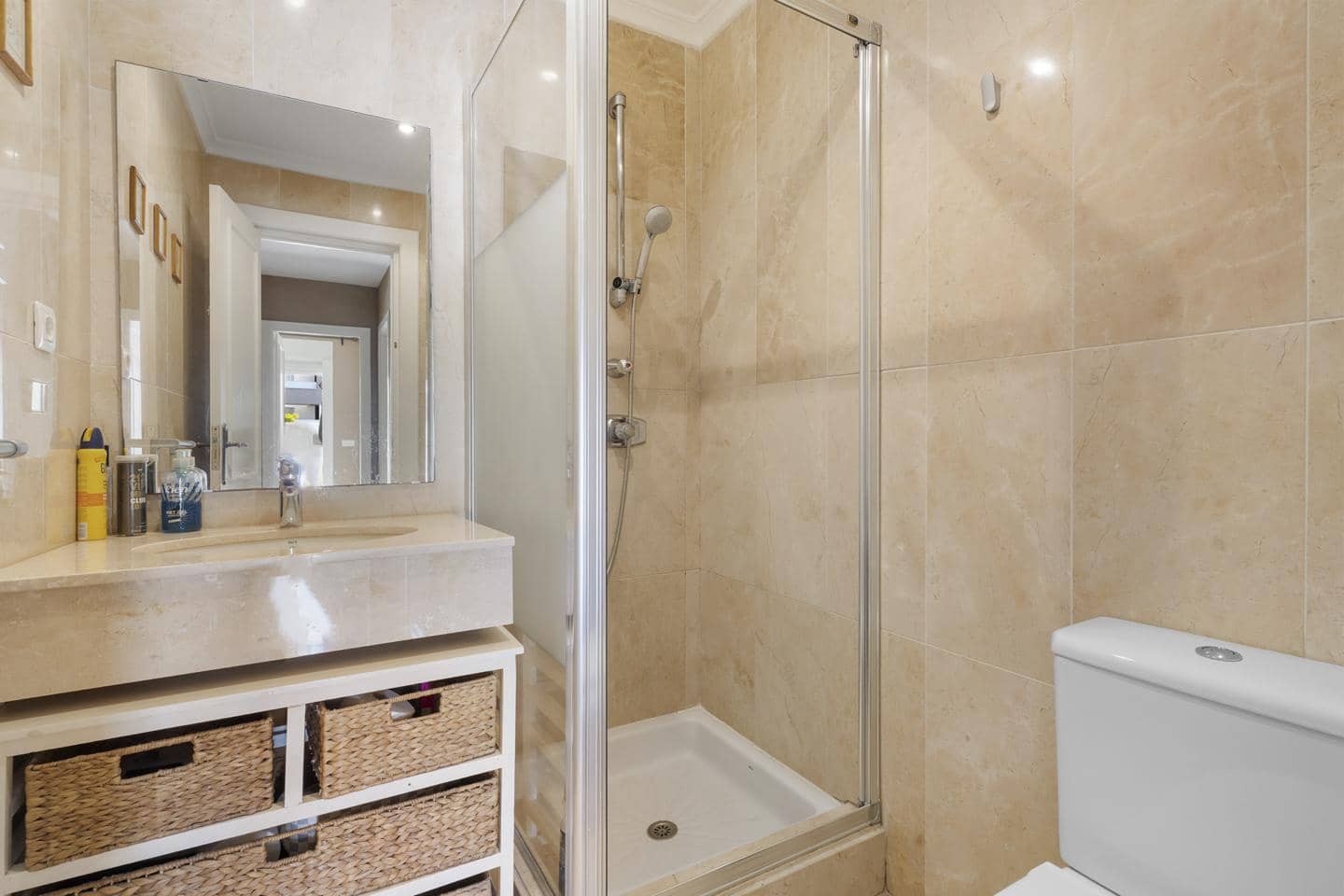 Piso de 3 habitaciones en Marbella en venta con piscina garaje - 680.000 € (Ref: 9133802)