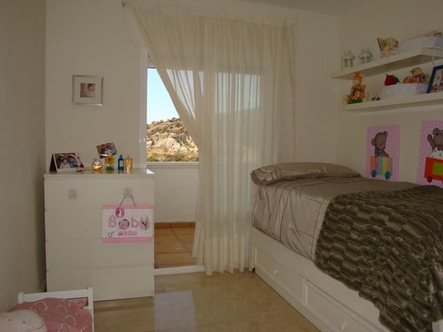 3 slaapkamer Flat te koop in Casares Golf - Casares del Sol, Casares met zwembad garage - € 545.000 (Ref: 9161967)