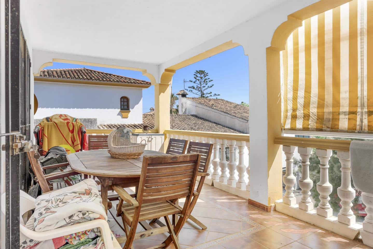 6 slaapkamer Villa te koop in Estepona met zwembad garage - € 995.000 (Ref: 9161968)
