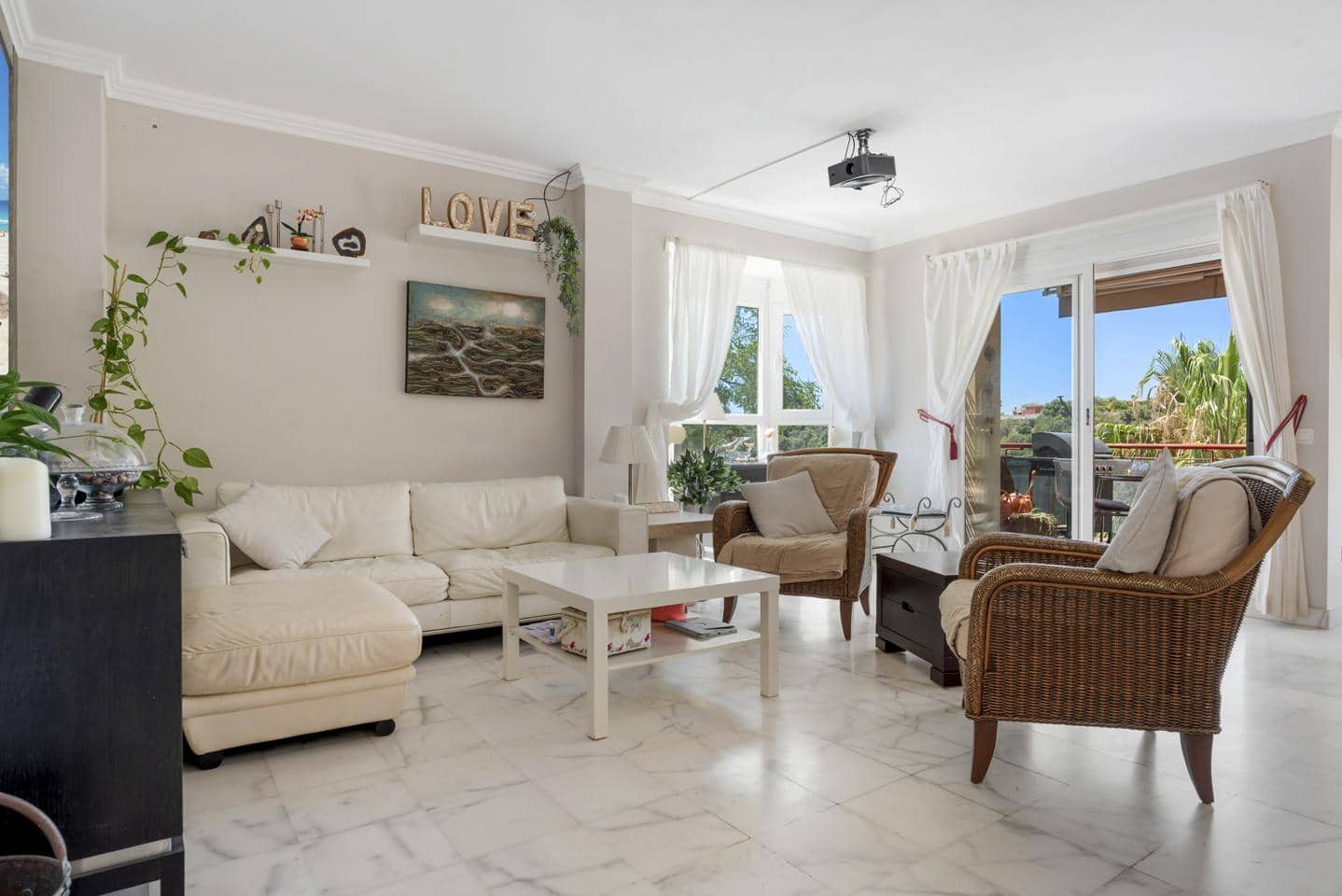 3 soveværelse Villa til salg i Estepona med swimmingpool garage - € 380.000 (Ref: 9162719)