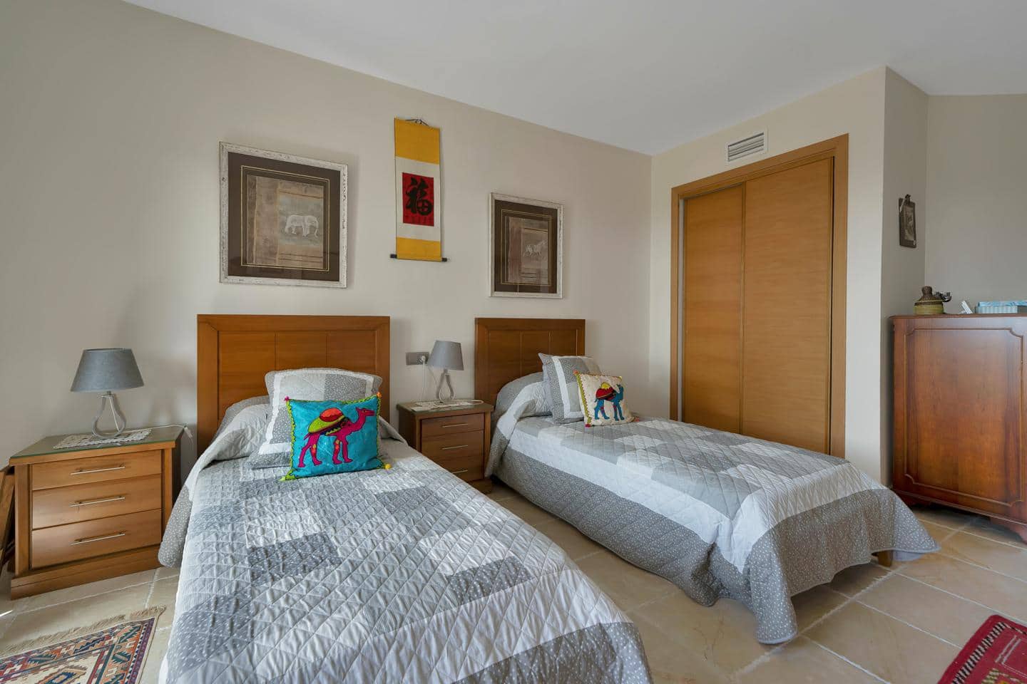 3 sypialnia Mieszkanie na sprzedaż w Benahavis z basenem garażem - 750 000 € (Ref: 9170436)