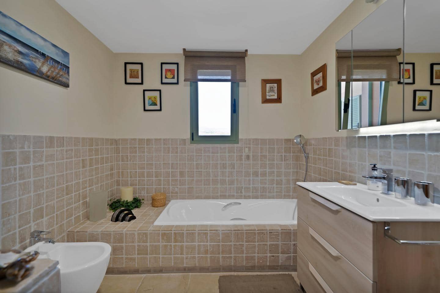 3 sypialnia Mieszkanie na sprzedaż w Benahavis z basenem garażem - 750 000 € (Ref: 9170436)