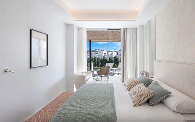 3 sypialnia Mieszkanie na sprzedaż w Bahía de Marbella, Marbella z basenem garażem - 1 130 000 € (Ref: 9175332)