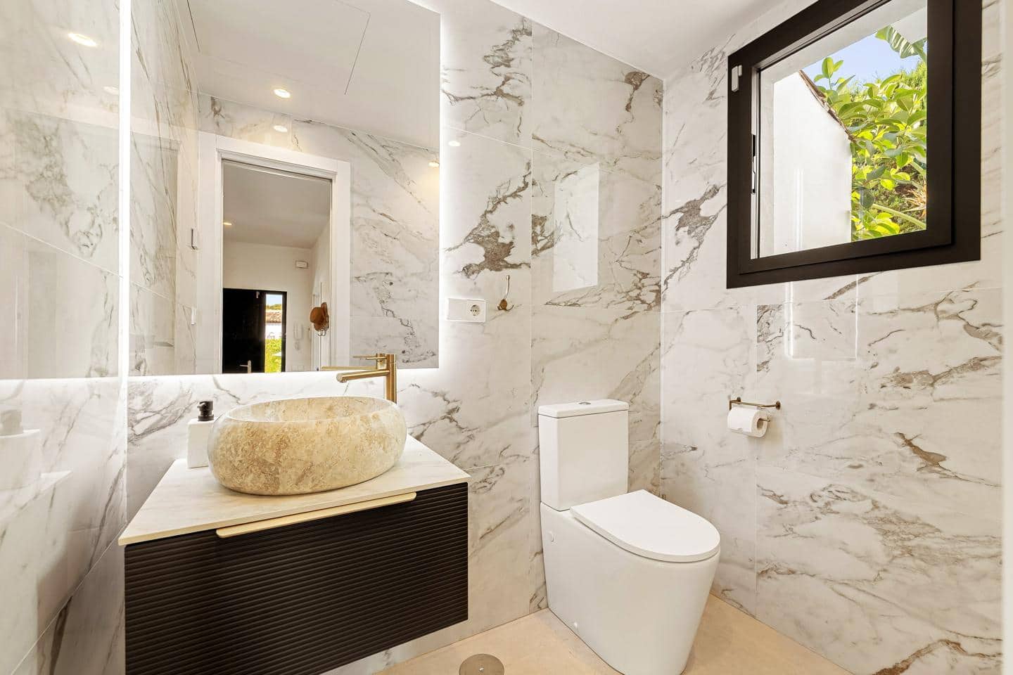 4 sovrum Villa till salu i Marbella med pool garage - 2 700 000 € (Ref: 9181505)