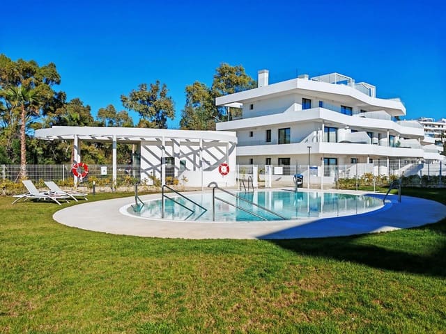 Piso de 2 habitaciones en Guadalobón, Estepona en venta con piscina garaje - 460.000 € (Ref: 9181897)