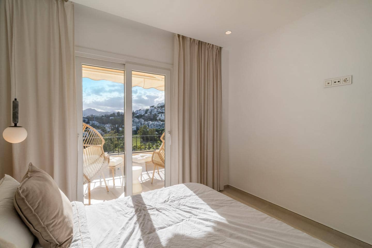 3 slaapkamer Flat te koop in Benahavis met zwembad garage - € 1.195.000 (Ref: 9189548)