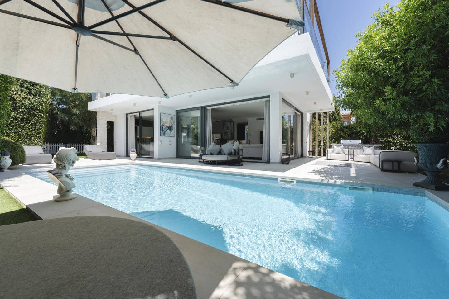 4 slaapkamer Villa te koop in Benahavis met zwembad garage - € 1.825.000 (Ref: 9193246)