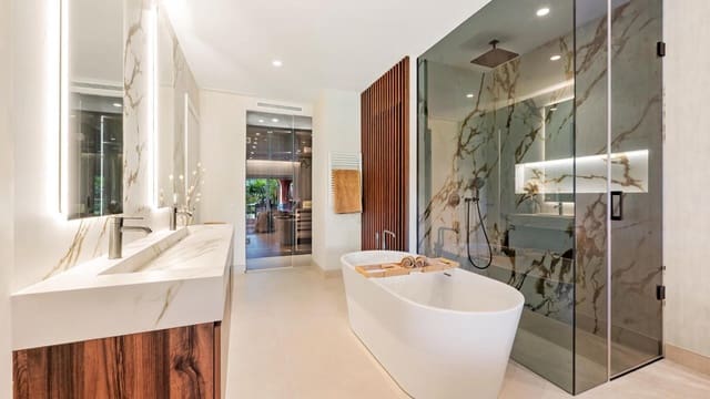 3 bedroom Flat for sale in Resinera-Voladilla, Estepona with pool garage - € 1,825,000 (Ref: 9193349)