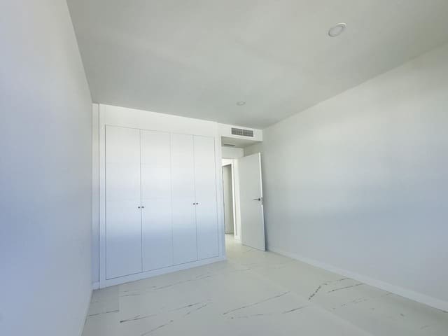 2 sovrum Lägenhet till salu i Bahia de Casares, Casares med pool garage - 649 000 € (Ref: 9216981)