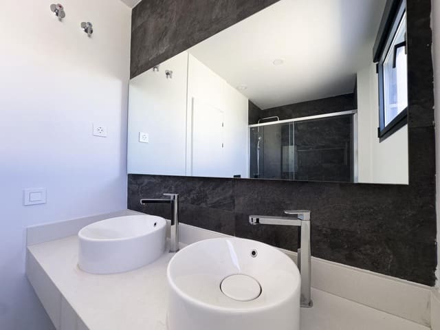 2 sovrum Lägenhet till salu i Bahia de Casares, Casares med pool garage - 649 000 € (Ref: 9216981)