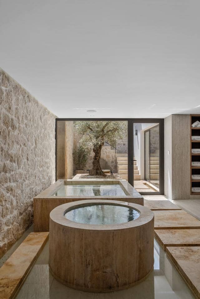 4 bedroom Villa for sale in Marbella with pool garage - € 7,495,000 (Ref: 9221545)