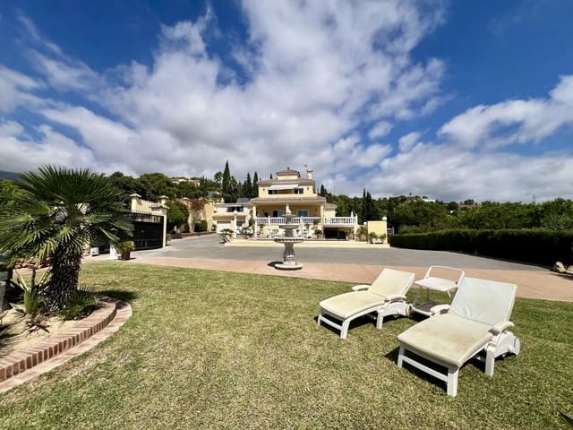 8 sovrum Finca/Hus på landet till salu i Altos de Estepona, Estepona med pool garage - 1 190 000 € (Ref: 9232090)