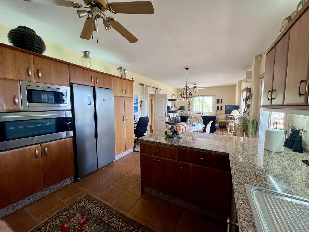 8 soveværelse Finca/Landehus til salg i Estepona med swimmingpool garage - € 1.190.000 (Ref: 9232090)