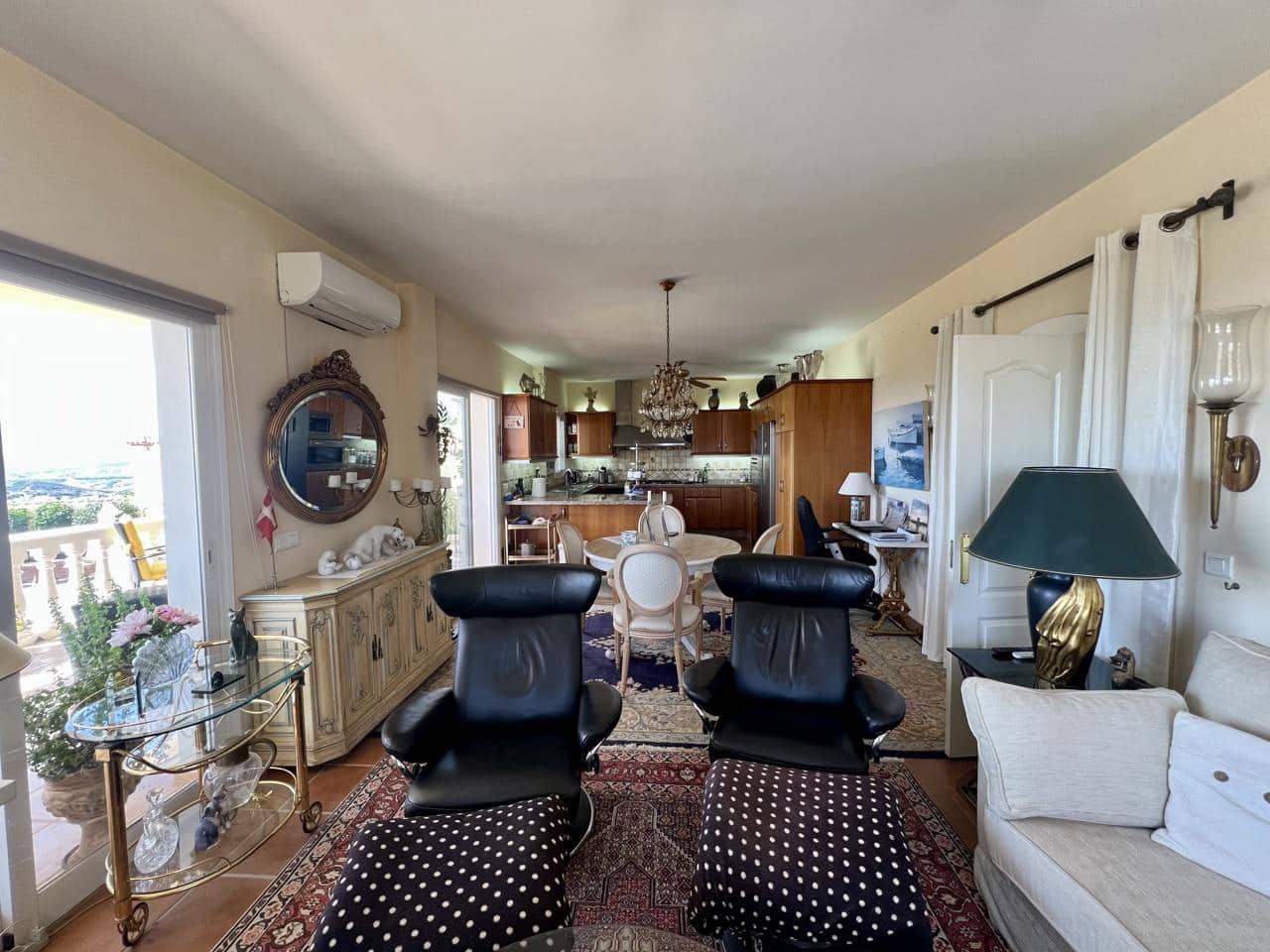 8 soveværelse Finca/Landehus til salg i Estepona med swimmingpool garage - € 1.190.000 (Ref: 9232090)