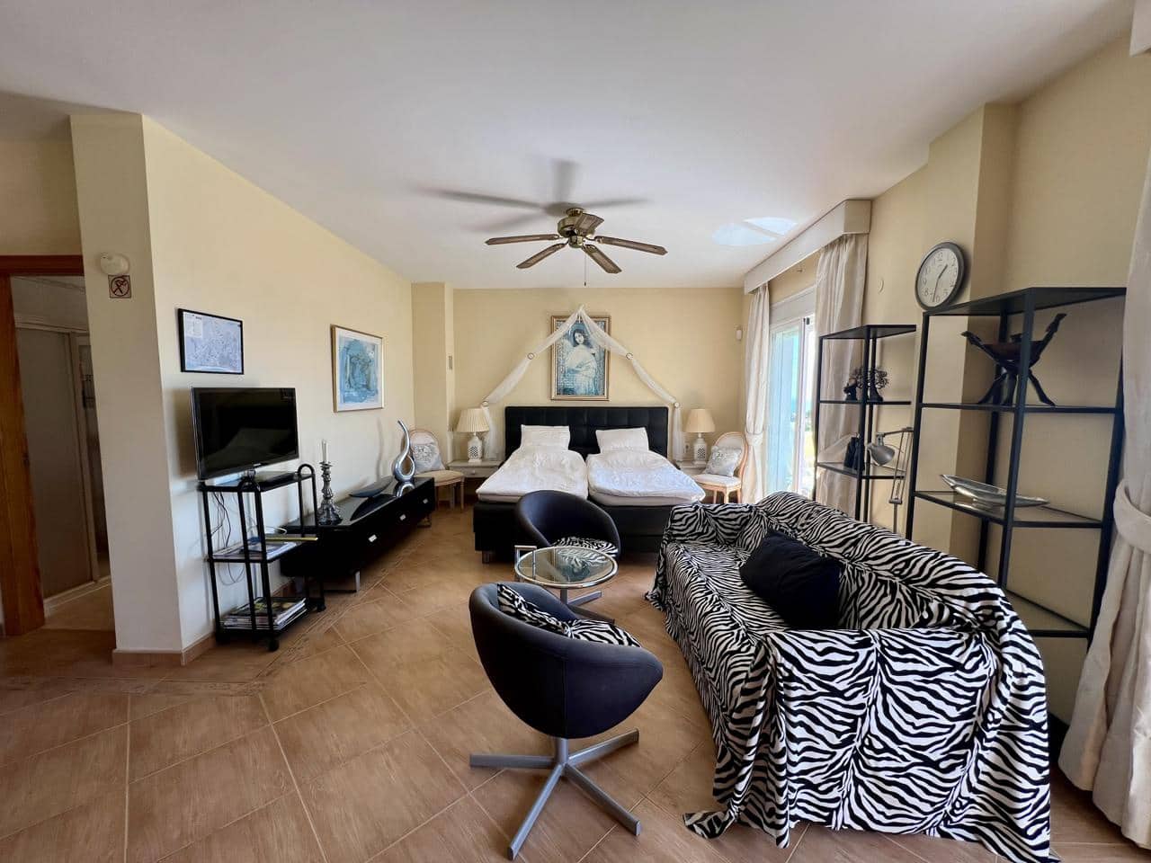 8 soveværelse Finca/Landehus til salg i Estepona med swimmingpool garage - € 1.190.000 (Ref: 9232090)