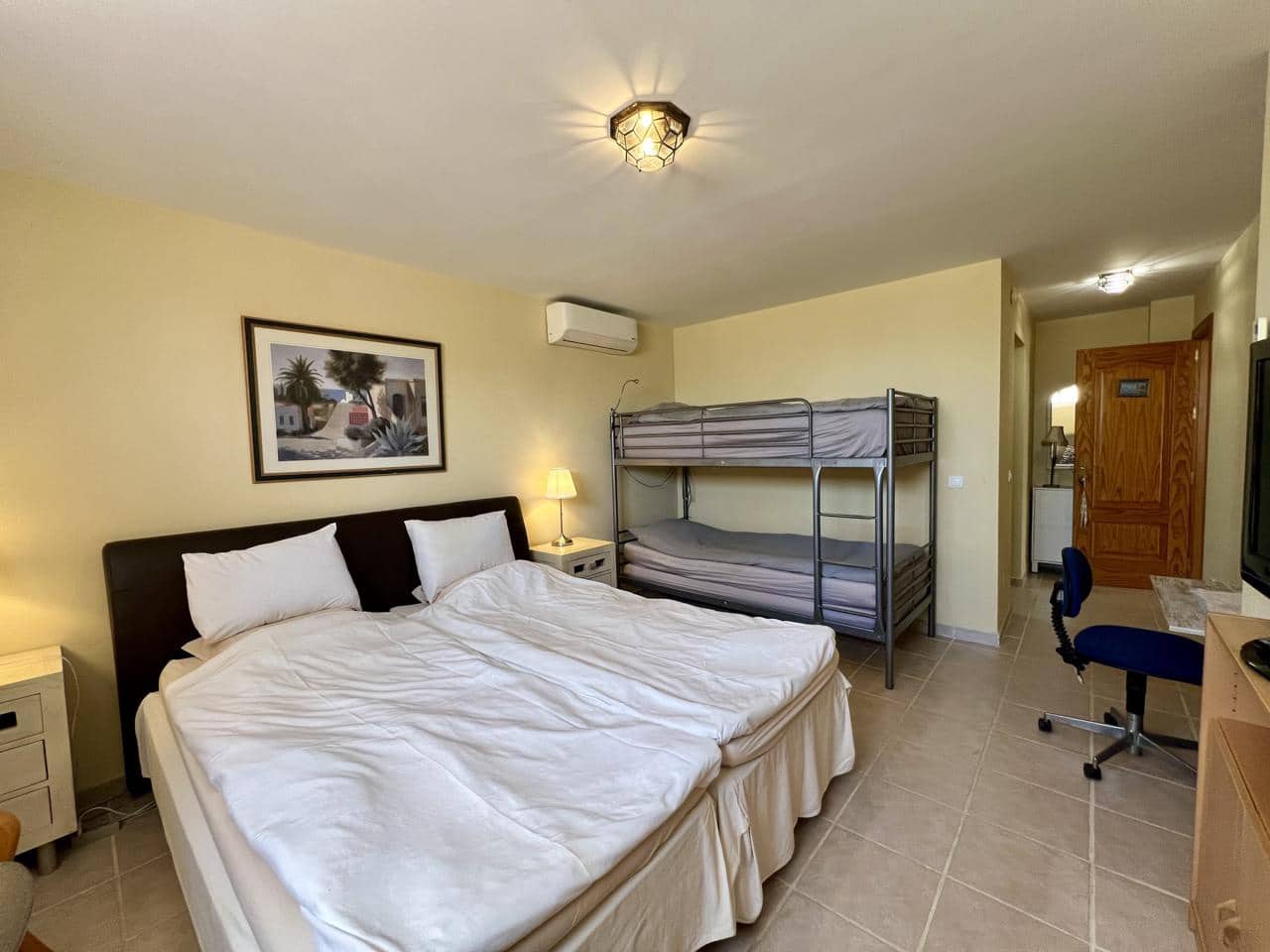 8 soveværelse Finca/Landehus til salg i Estepona med swimmingpool garage - € 1.190.000 (Ref: 9232090)