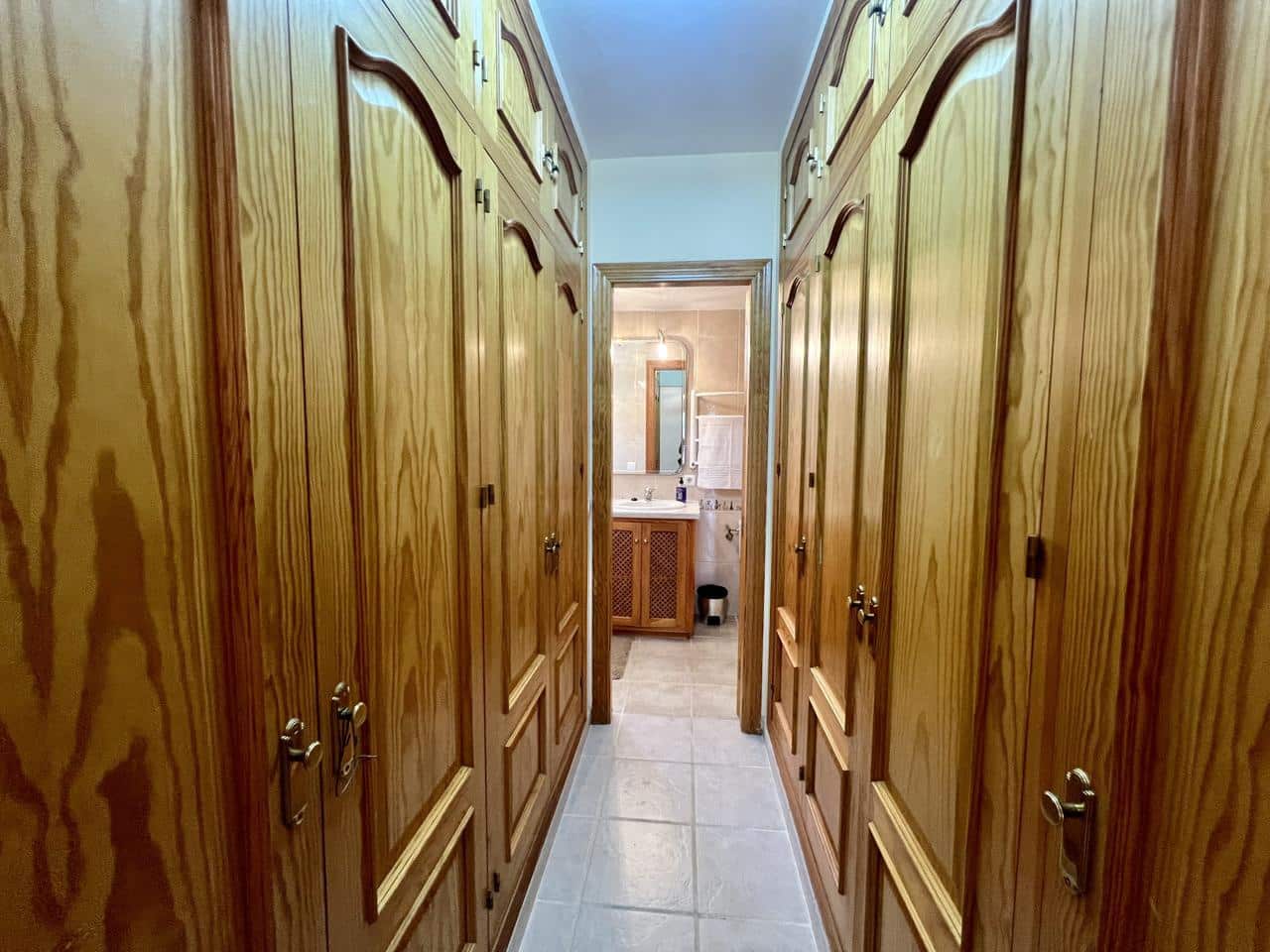 8 soveværelse Finca/Landehus til salg i Estepona med swimmingpool garage - € 1.190.000 (Ref: 9232090)