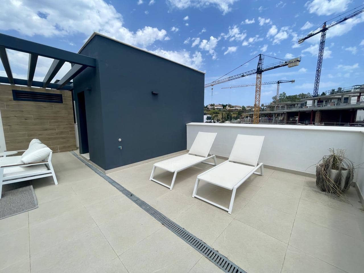 3 sovrum Villa till salu i El Paraiso med pool garage - 850 000 € (Ref: 9256558)