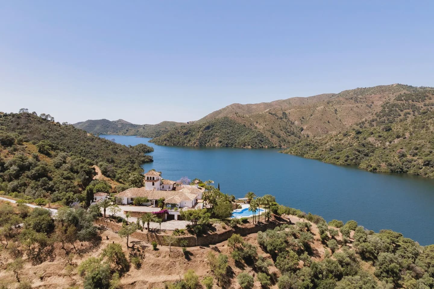 6 soveværelse Finca/Landehus til salg i Istan med swimmingpool garage - € 4.995.000 (Ref: 9275404)