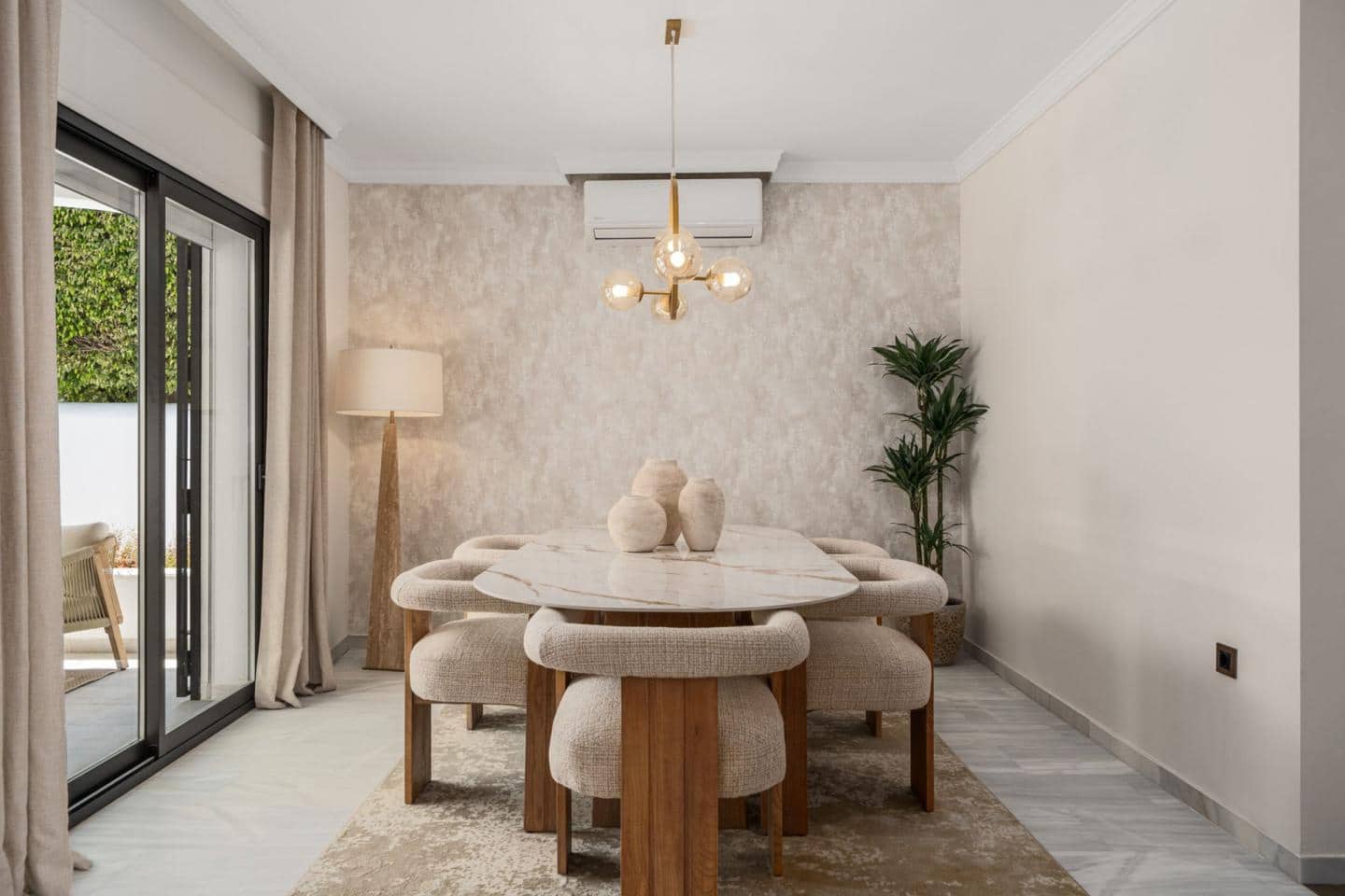 6 sypialnia Willa na sprzedaż w Marbella z basenem garażem - 2 150 000 € (Ref: 9275406)