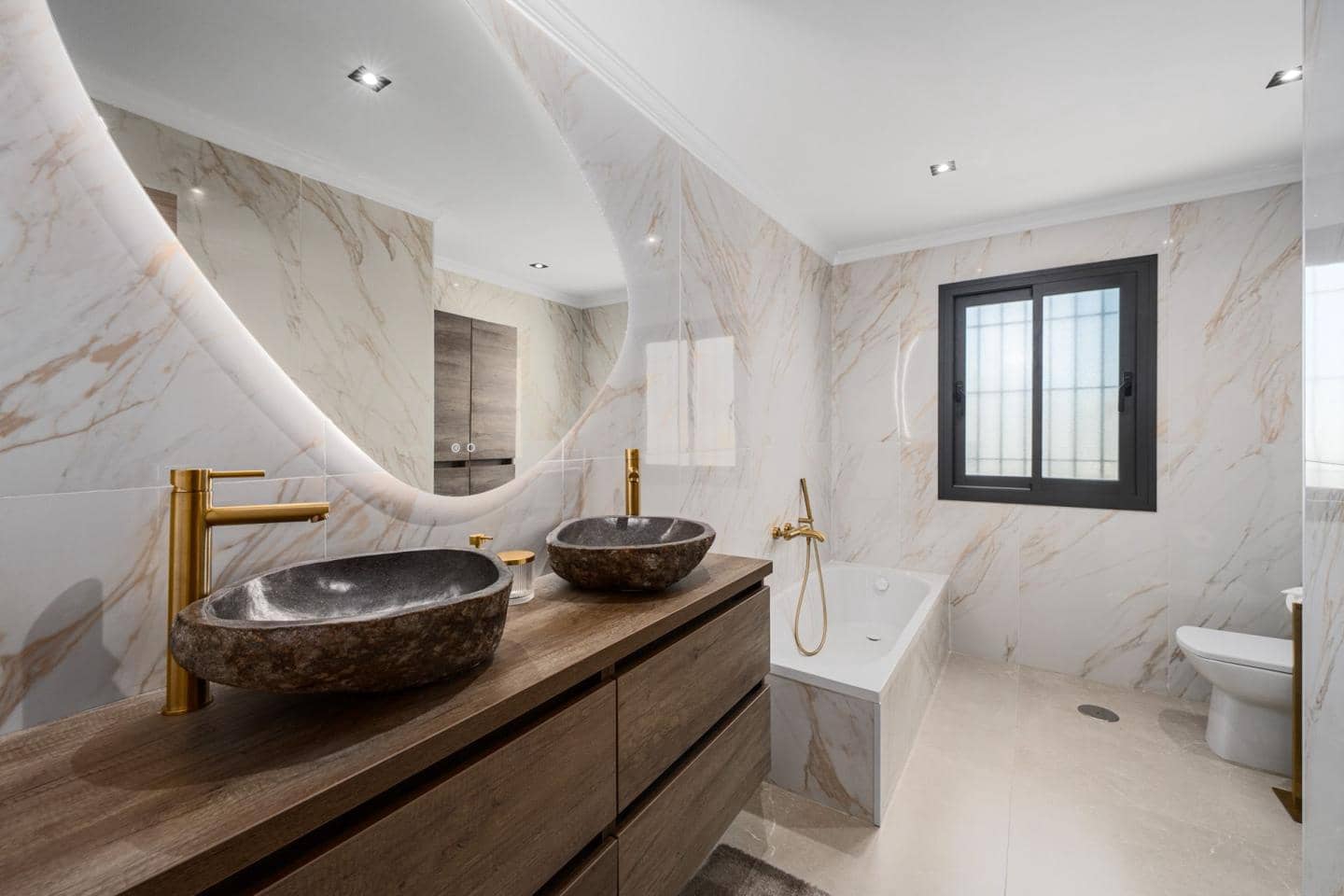 6 sypialnia Willa na sprzedaż w Marbella z basenem garażem - 2 150 000 € (Ref: 9275406)