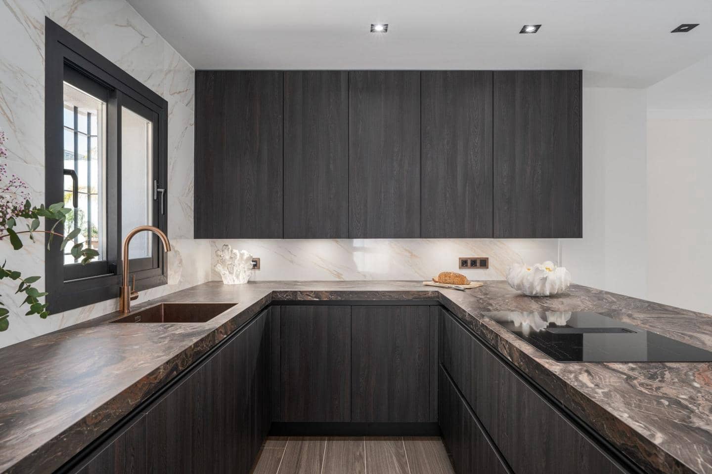 6 sypialnia Willa na sprzedaż w Marbella z basenem garażem - 2 150 000 € (Ref: 9275406)