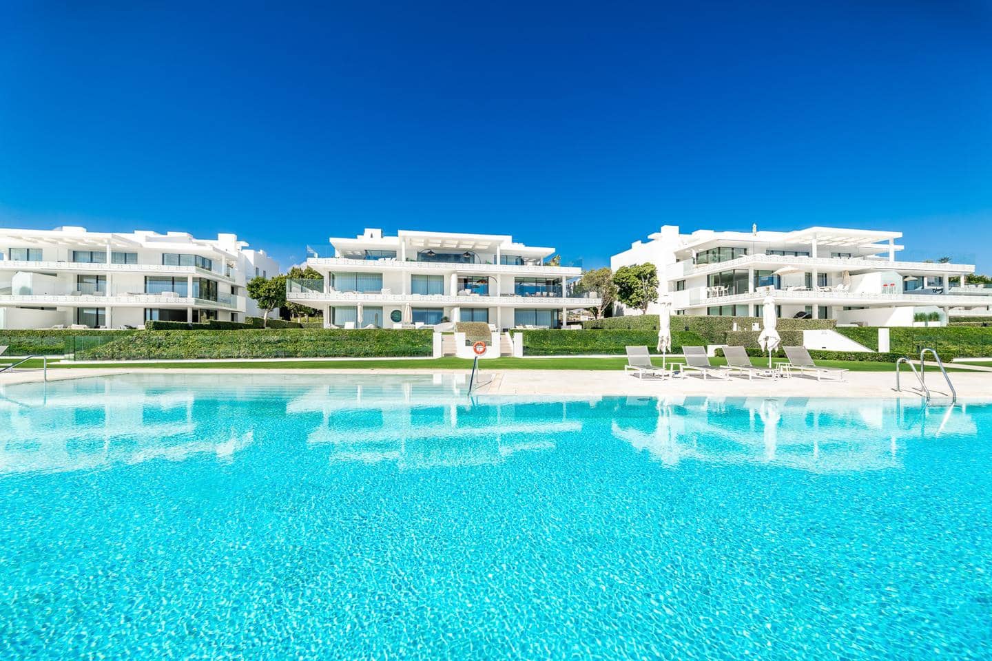 4 Zimmer Wohnung zu verkaufen in Estepona mit Pool Garage - 6.800.000 € (Ref: 9309254)