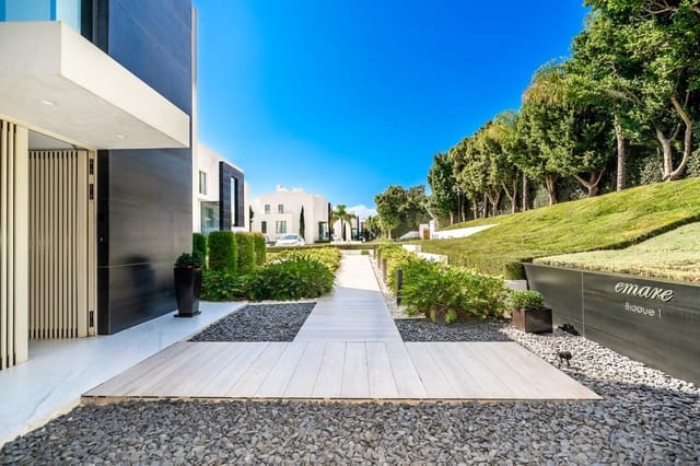 4 Zimmer Wohnung zu verkaufen in El Velerín, Estepona mit Pool Garage - 6.800.000 € (Ref: 9309254)