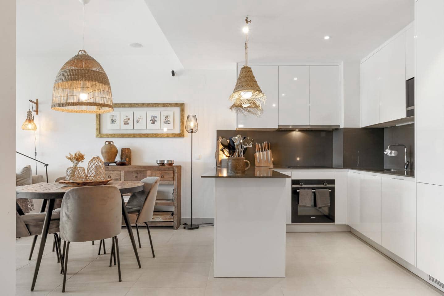 2 slaapkamer Flat te koop in Estepona met zwembad garage - € 495.000 (Ref: 9329728)