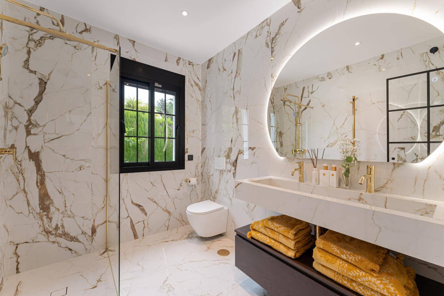 6 sypialnia Willa na sprzedaż w Estepona z basenem garażem - 2 895 000 € (Ref: 9329729)