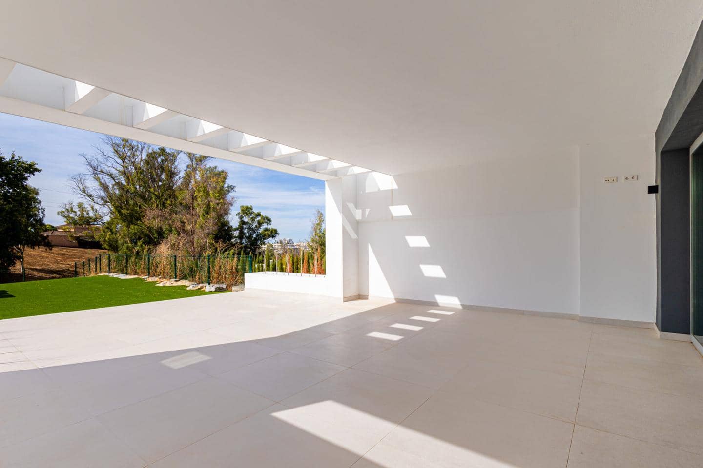 3 Zimmer Villa zu verkaufen in San Pedro de Alcantara mit Pool Garage - 1.100.000 € (Ref: 9329838)