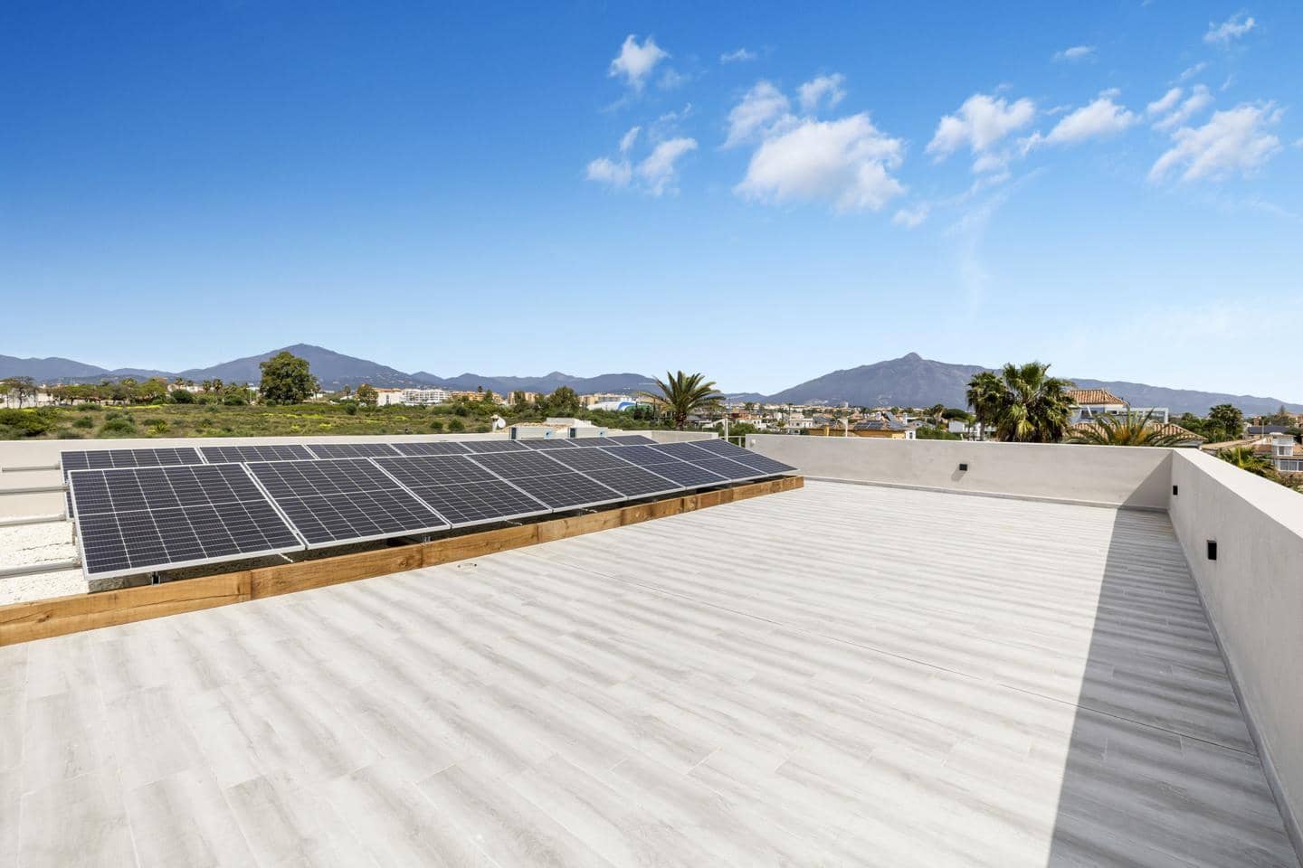 5 soverom Villa til salgs i Marbella med svømmebasseng garasje - € 2 950 000 (Ref: 9337341)