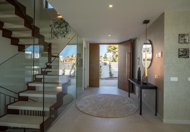 3 sovrum Villa till salu i Guadalmina Alta, Marbella med pool garage - 1 380 000 € (Ref: 9337342)