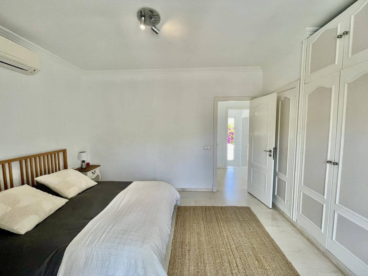 Chalet de 5 habitaciones en Sotogrande en venta con piscina garaje - 1.700.000 € (Ref: 9337344)