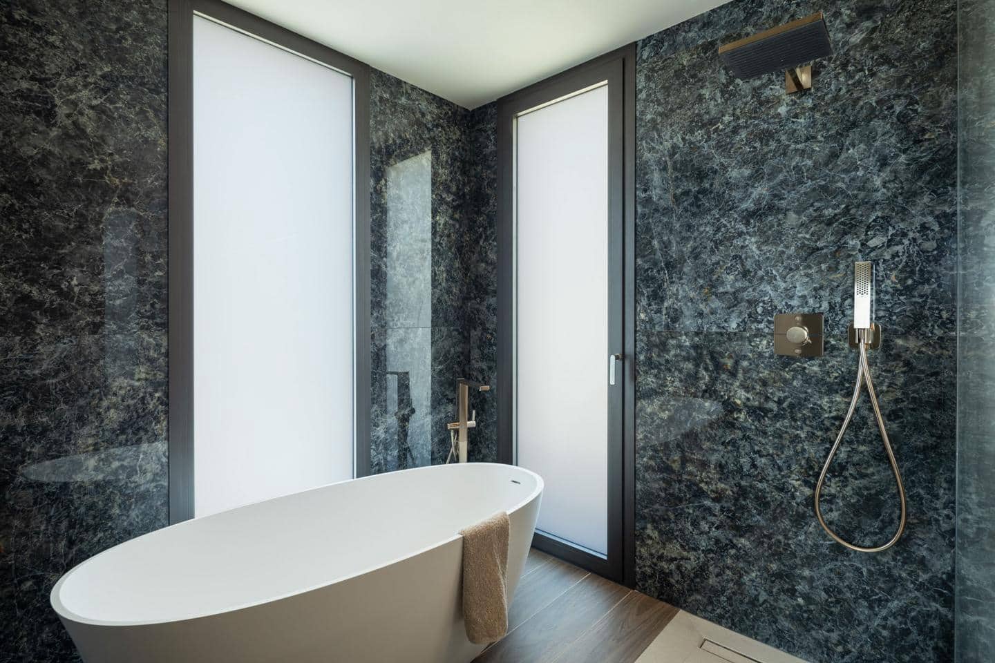 5 Zimmer Villa zu verkaufen in Benahavis mit Pool Garage - 4.395.000 € (Ref: 9340375)