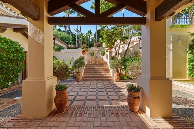 6 slaapkamer Villa te koop in Lomas De Marbella, Marbella met zwembad garage - € 8.950.000 (Ref: 9343041)