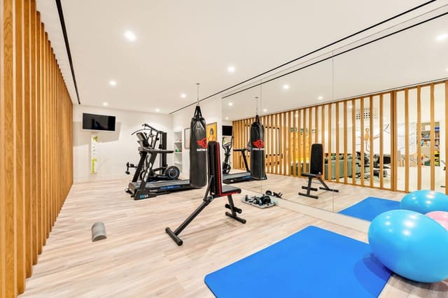 6 sypialnia Willa na sprzedaż w Guadalmina Alta, Marbella z basenem garażem - 6 500 000 € (Ref: 9343042)