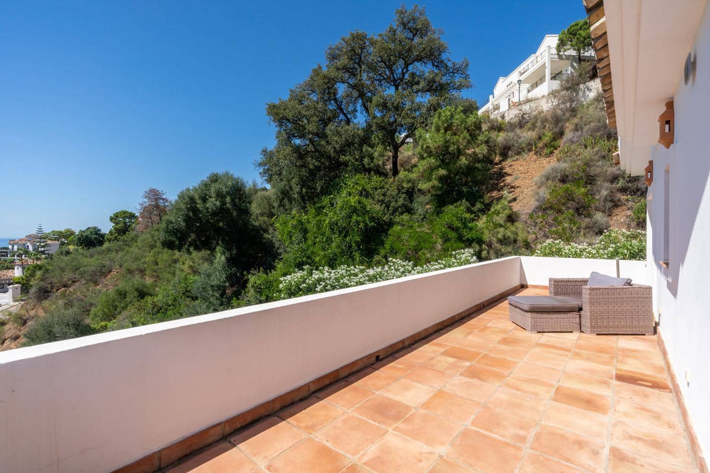 4 Zimmer Villa zu verkaufen in Benahavis mit Pool Garage - 1.795.000 € (Ref: 9343043)