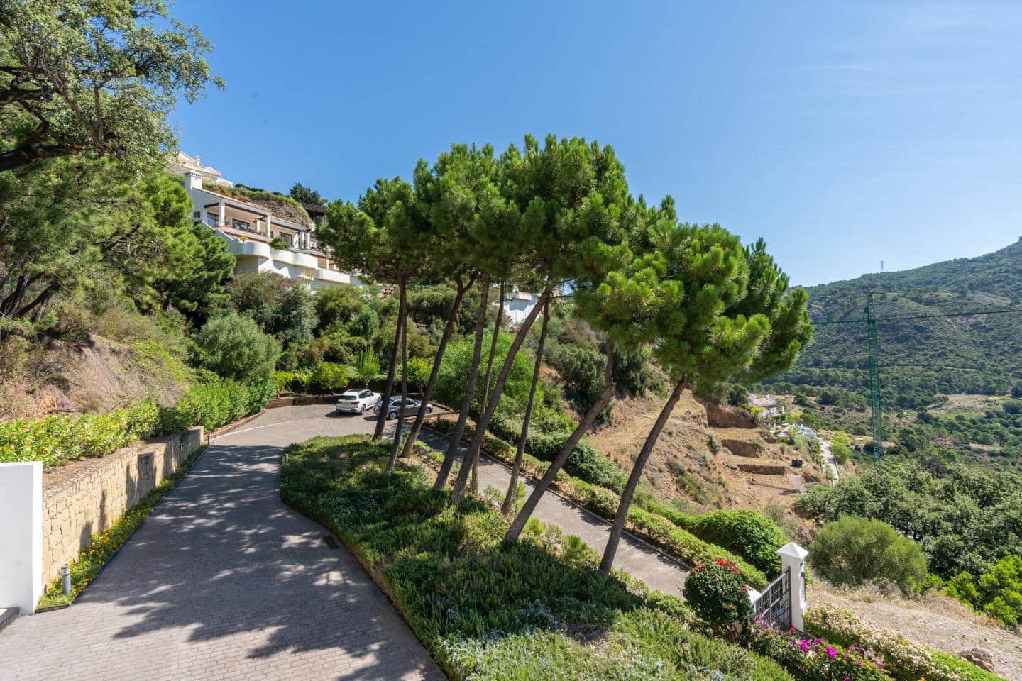 4 Zimmer Villa zu verkaufen in Benahavis mit Pool Garage - 1.795.000 € (Ref: 9343043)