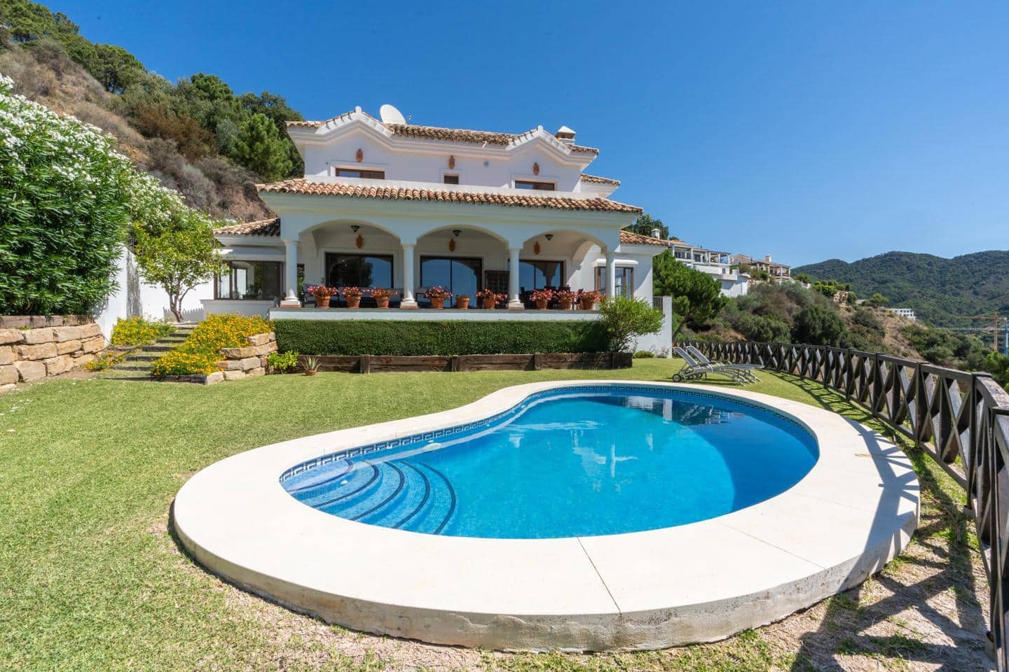 4 Zimmer Villa zu verkaufen in Benahavis mit Pool Garage - 1.795.000 € (Ref: 9343043)
