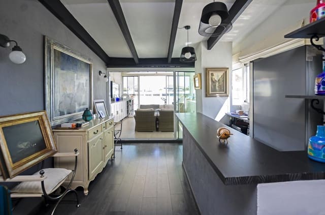 3 slaapkamer Flat te koop in Puerto Banus, Marbella met zwembad garage - € 1.197.000 (Ref: 9345210)