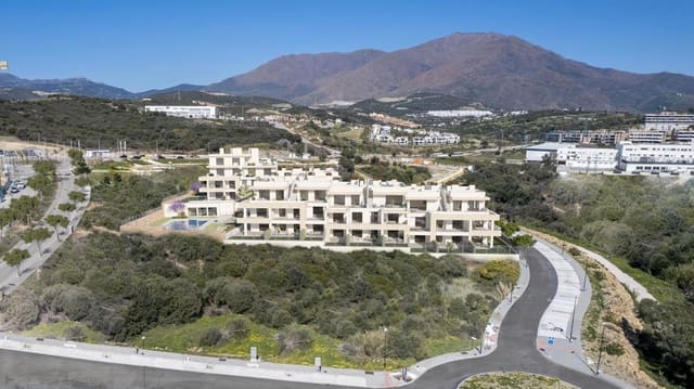 3 slaapkamer Flat te koop in Bahía Dorada, Estepona met zwembad garage - € 564.000 (Ref: 9348748)