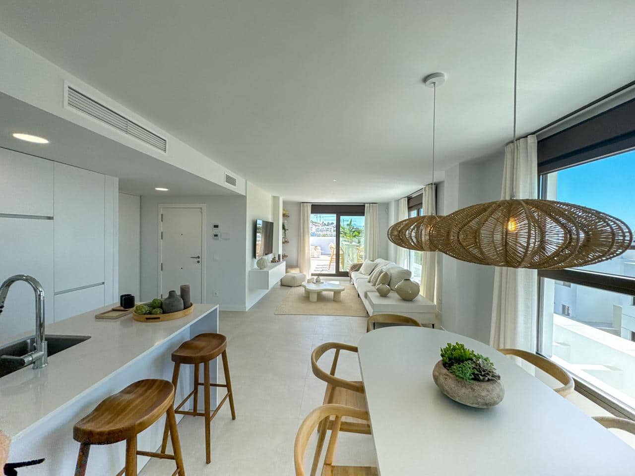 Piso de 3 habitaciones en Estepona en venta con piscina garaje - 739.000 € (Ref: 9348748)