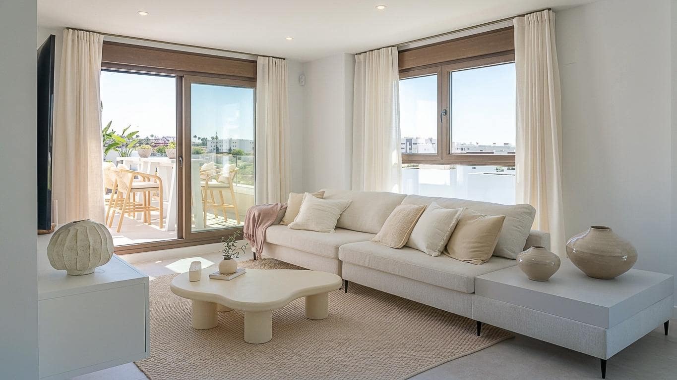 Piso de 3 habitaciones en Estepona en venta con piscina garaje - 739.000 € (Ref: 9348748)