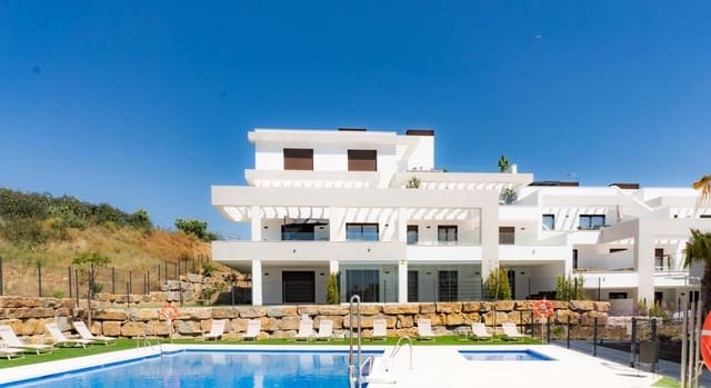Piso de 3 habitaciones en Bahía Dorada, Estepona en venta con piscina garaje - 739.000 € (Ref: 9348748)
