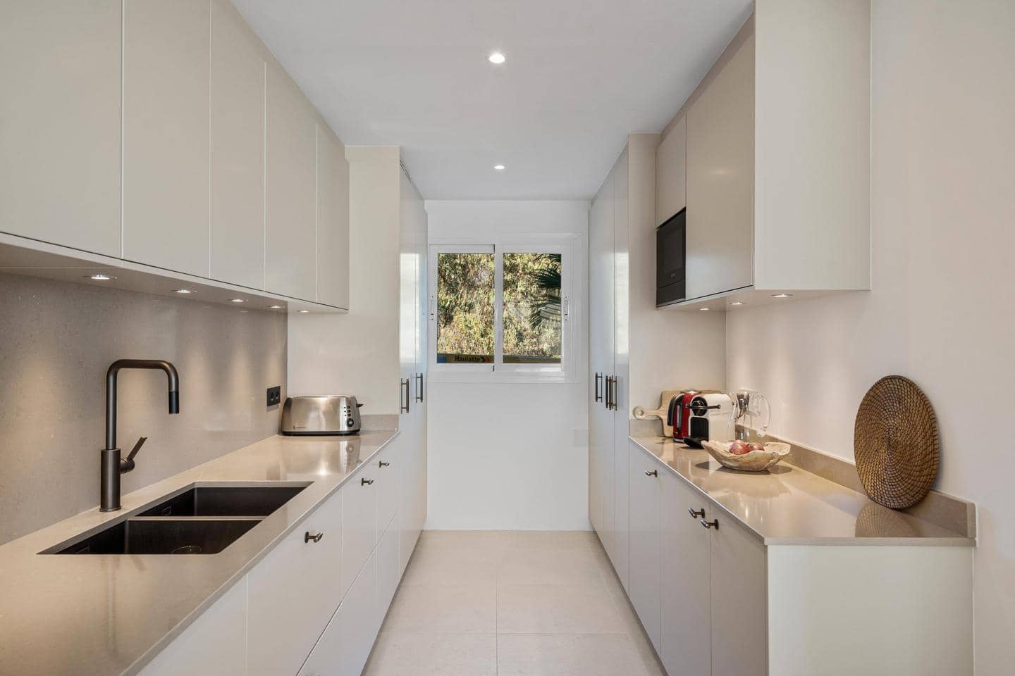 3 soverom Leilighet til salgs i Marbella med garasje - € 1 795 000 (Ref: 9352874)