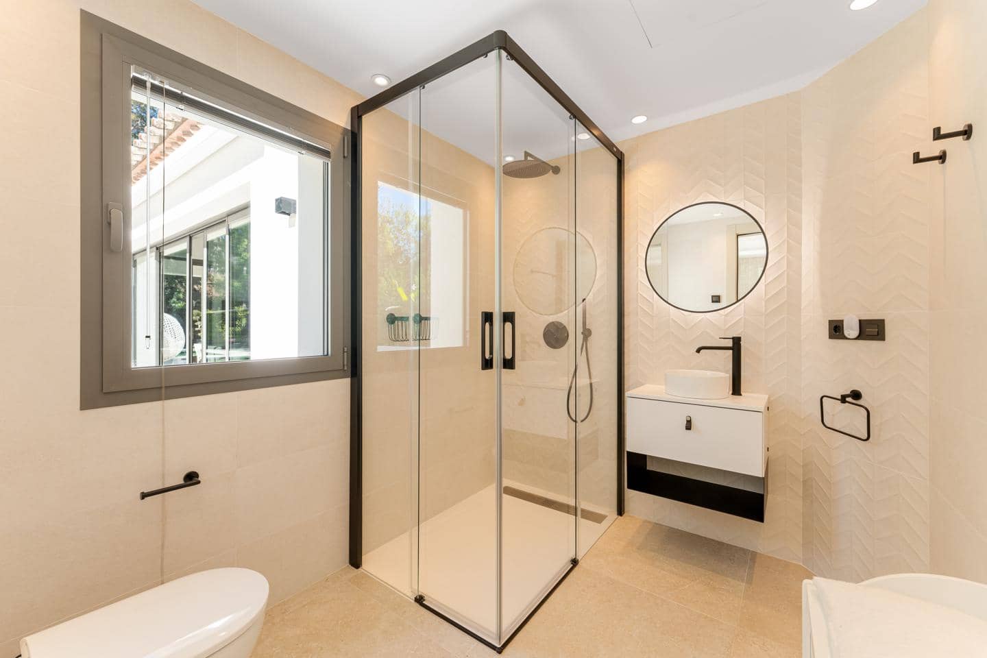 5 soverom Villa til salgs i Marbella med svømmebasseng garasje - € 4 950 000 (Ref: 9371539)