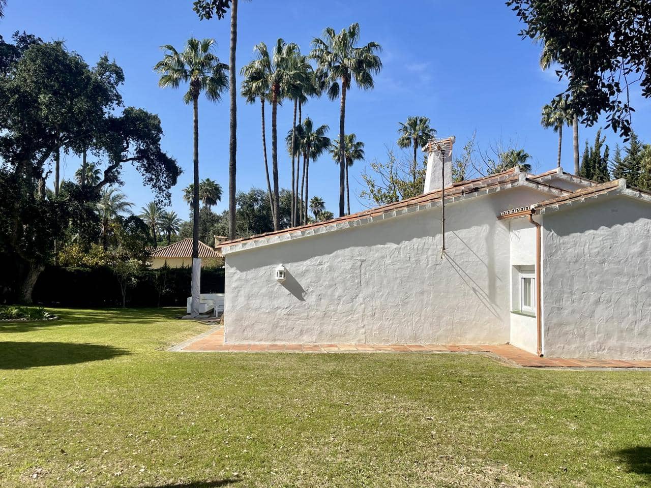 3 bedroom Villa for sale in Sotogrande with pool garage - € 860,000 (Ref: 9374735)