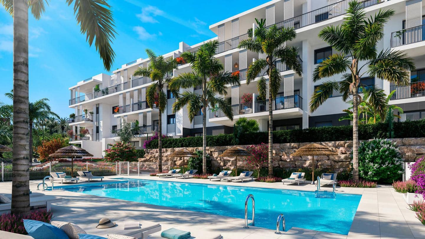 Piso de 2 habitaciones en Estepona en venta con piscina garaje - 689.000 € (Ref: 9384971)